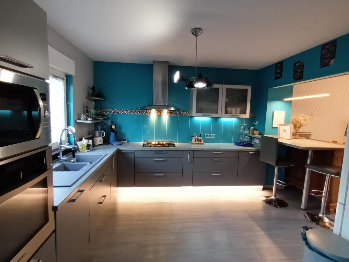 Grande Maison Familiale 300 M De La Et Du Centre Holiday home *
